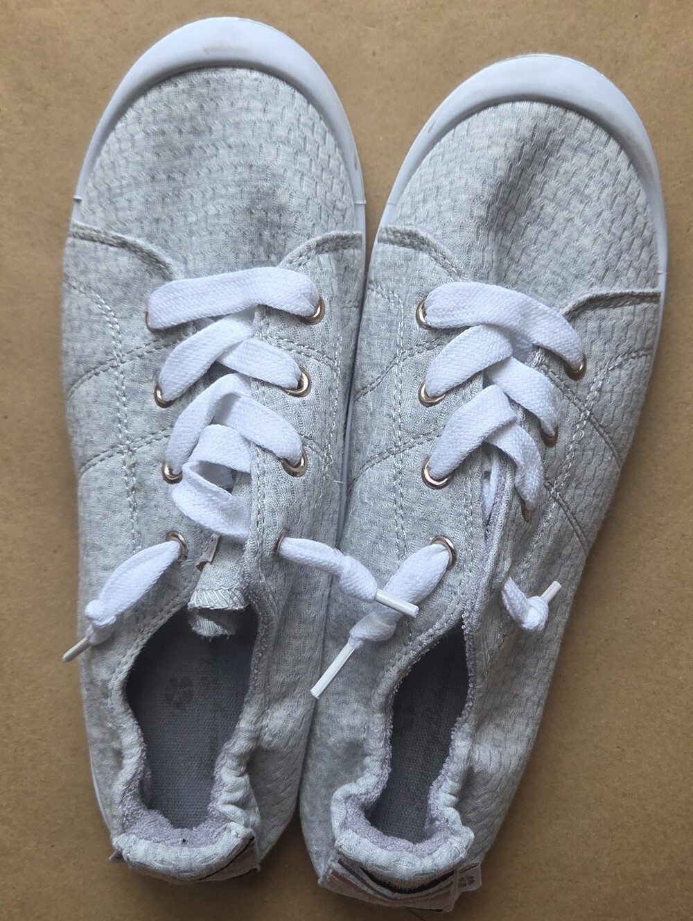 Tommy Bahama Women's Slip-On Sneakers With Grey Canvas & Tie Laces Size 9.5